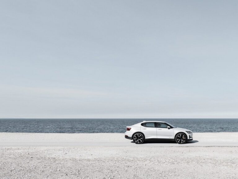 Polestar 2 2023: immagini ufficiali