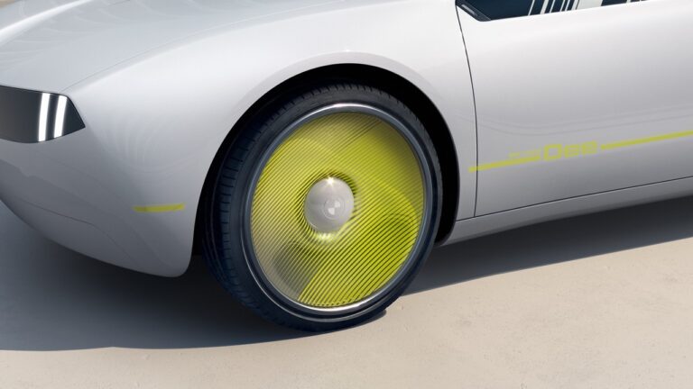 BMW i Vision Dee al CES di Las Vegas 2023