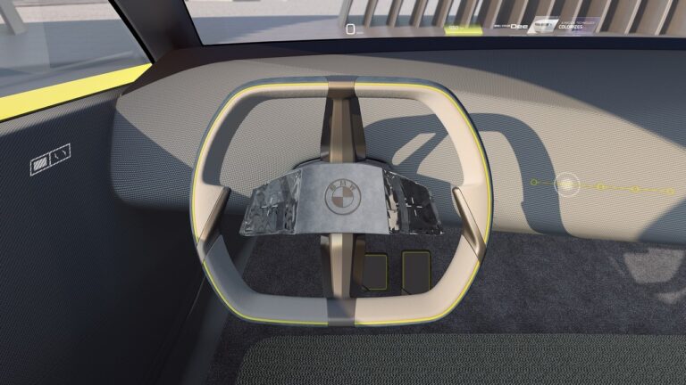BMW i Vision Dee al CES di Las Vegas 2023