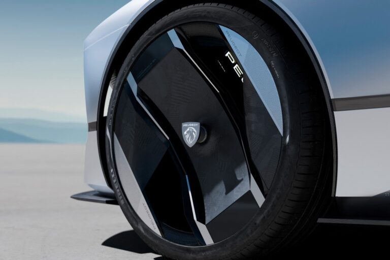 Peugeot Inception Concept: immagini ufficiali