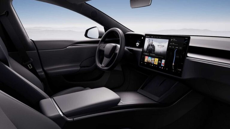 Tesla Model S 2023: le immagini