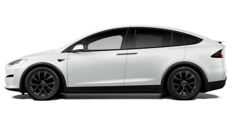 Tesla Model X 2023: le immagini