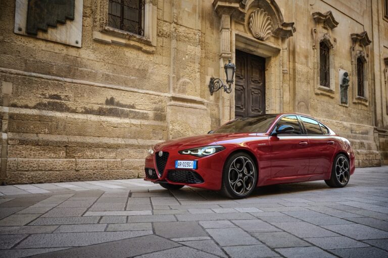 Alfa Romeo Giulia e Stelvio facelift: le foto