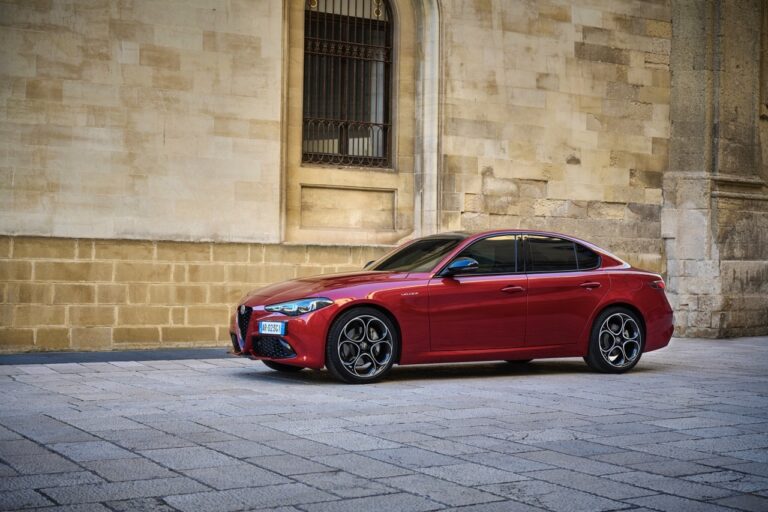 Alfa Romeo Giulia e Stelvio facelift: le foto