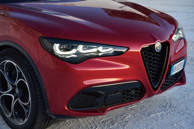 Alfa Romeo Giulia e Stelvio facelift: le foto