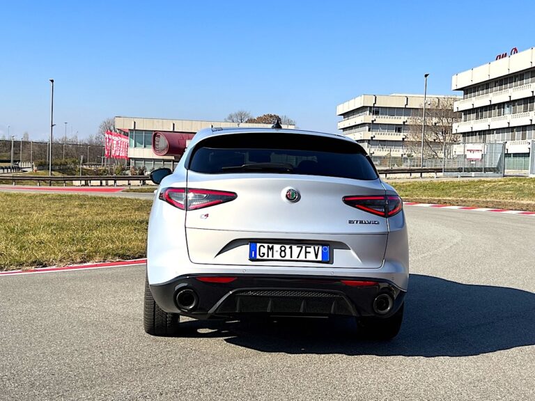 Alfa Romeo Giulia e Stelvio facelift: le foto