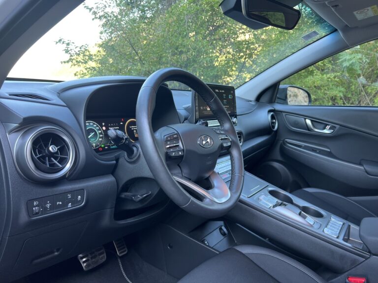 Hyundai Kona EV: le immagini