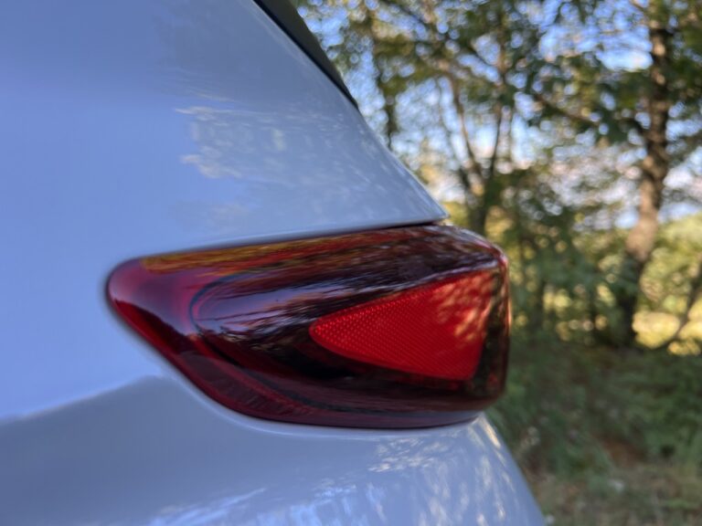 Hyundai Kona EV: le immagini