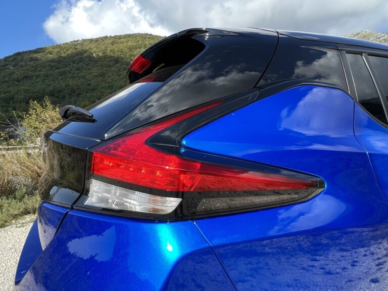 Nissan Leaf 62 kWh: le immagini
