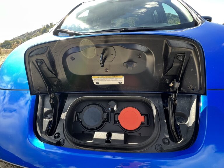 Nissan Leaf 62 kWh: le immagini
