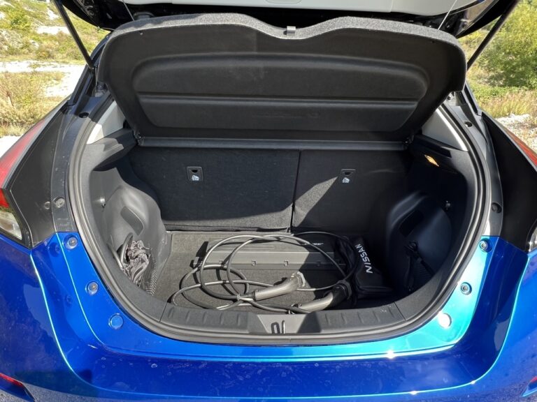 Nissan Leaf 62 kWh: le immagini