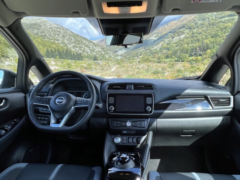 Nissan Leaf 62 kWh: le immagini