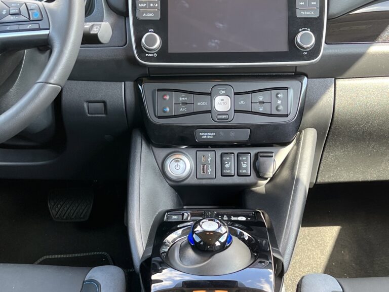 Nissan Leaf 62 kWh: le immagini