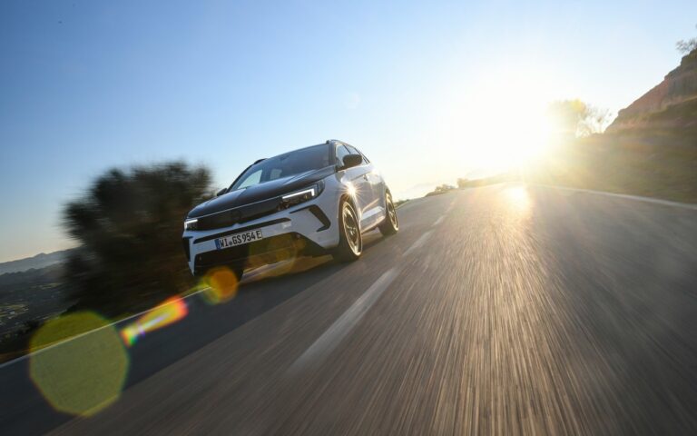 Opel Grandland Gse: immagini ufficiali