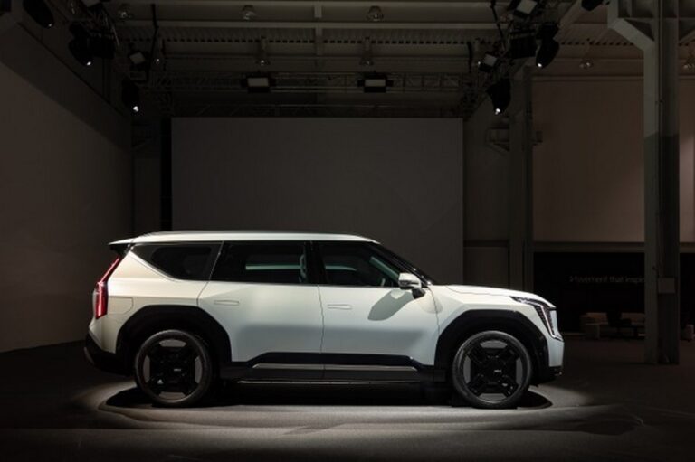Kia EV9: immagini ufficiali