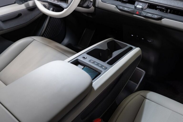 Kia EV9: immagini ufficiali