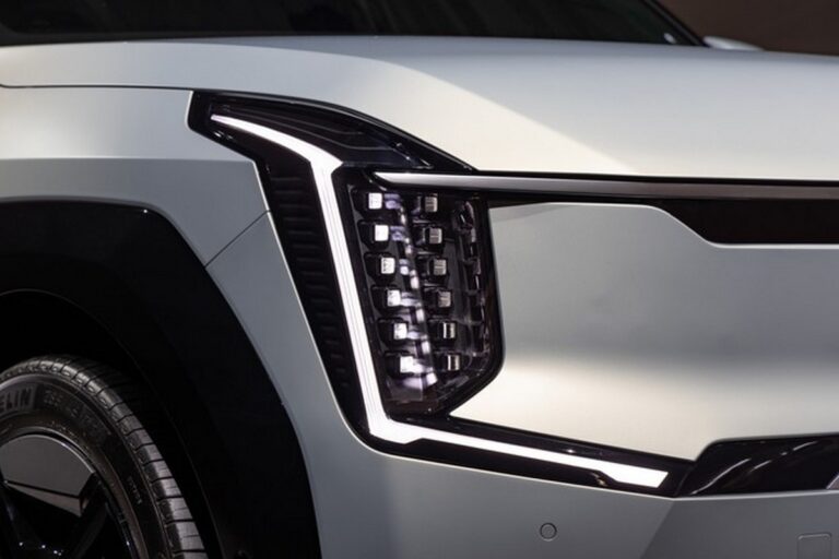 Kia EV9: immagini ufficiali