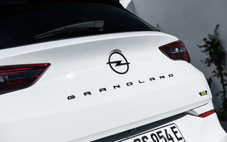 Opel Grandland Gse: immagini ufficiali