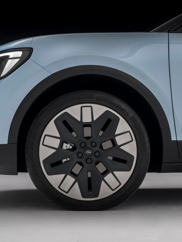 Ford Explorer 2023: immagini ufficiali