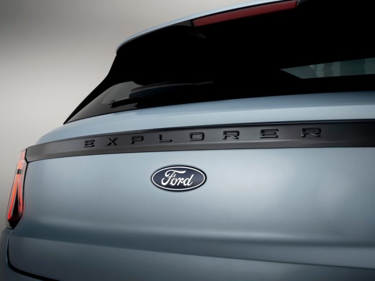 Ford Explorer 2023: immagini ufficiali