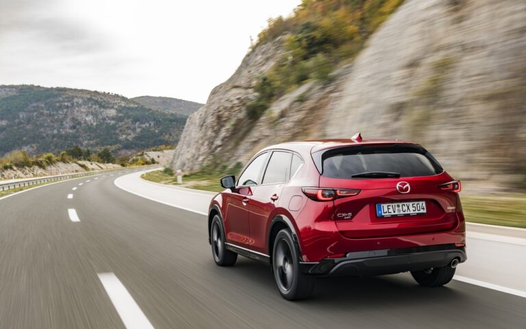 Mazda CX-5 2023: immagini ufficiali
