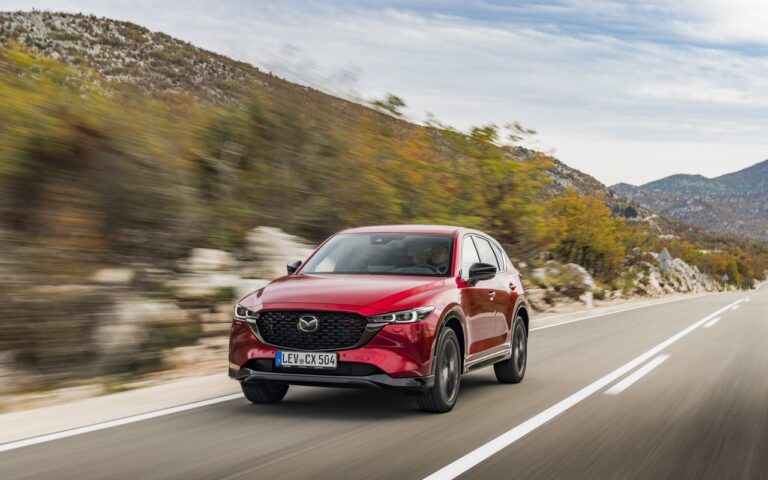 Mazda CX-5 2023: immagini ufficiali