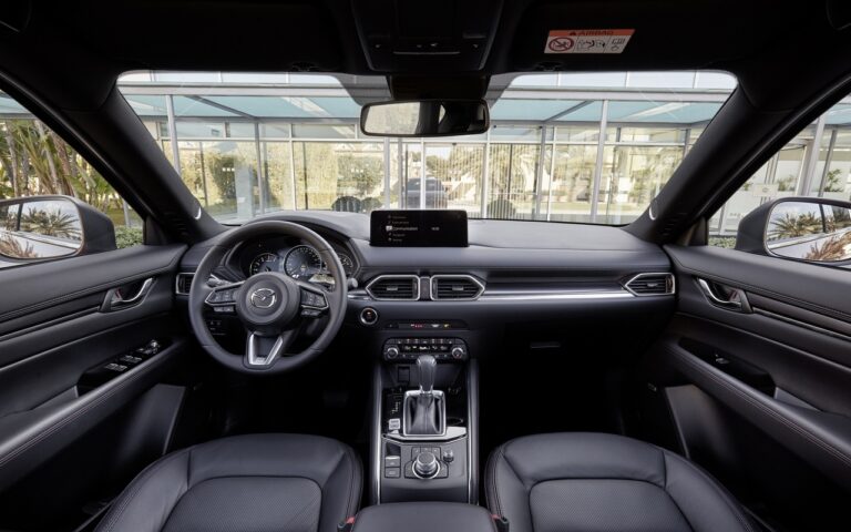 Mazda CX-5 2023: immagini ufficiali