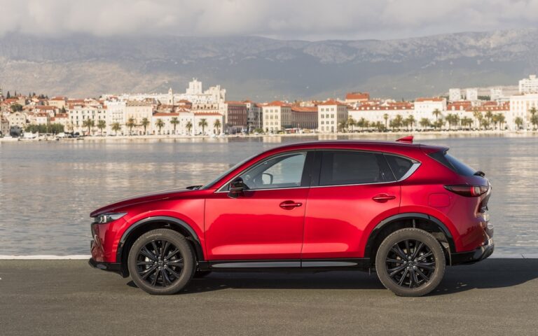 Mazda CX-5 2023: immagini ufficiali