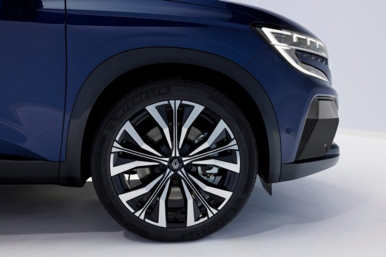 Renault Espace: immagini ufficiali