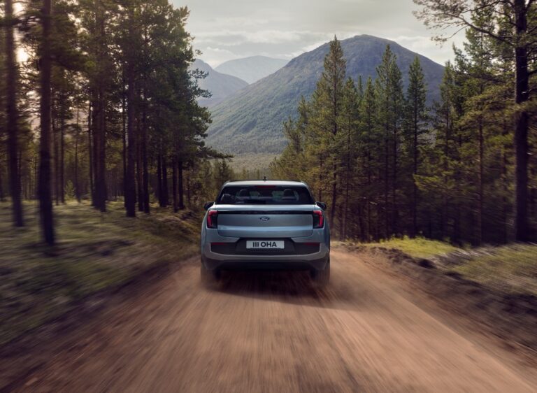 Ford Explorer 2023: immagini ufficiali