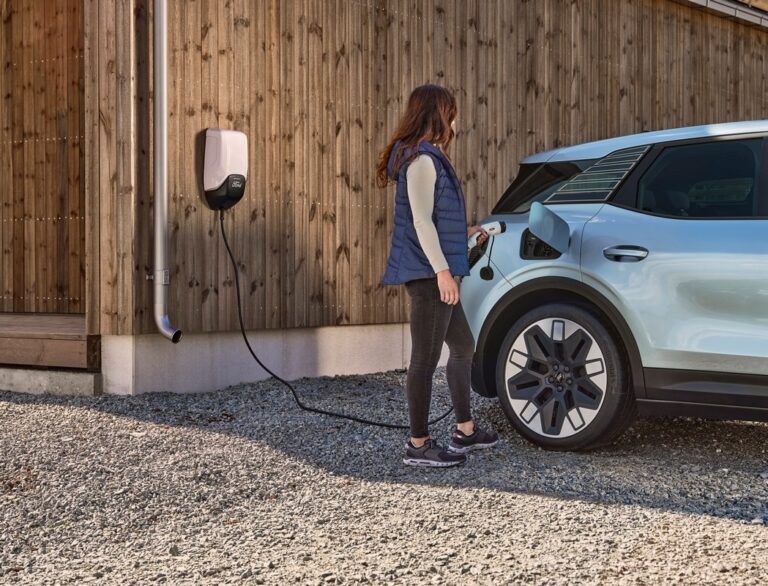 Ford Explorer 2023: immagini ufficiali