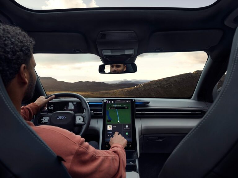 Ford Explorer 2023: immagini ufficiali