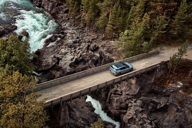 Ford Explorer 2023: immagini ufficiali