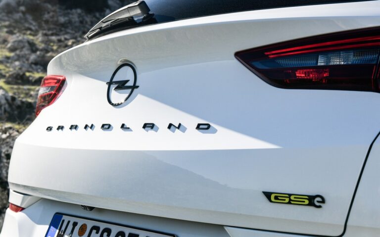 Opel Grandland Gse: immagini ufficiali