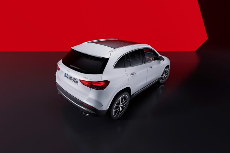 Mercedes-Benz GLA 2023: immagini ufficiali