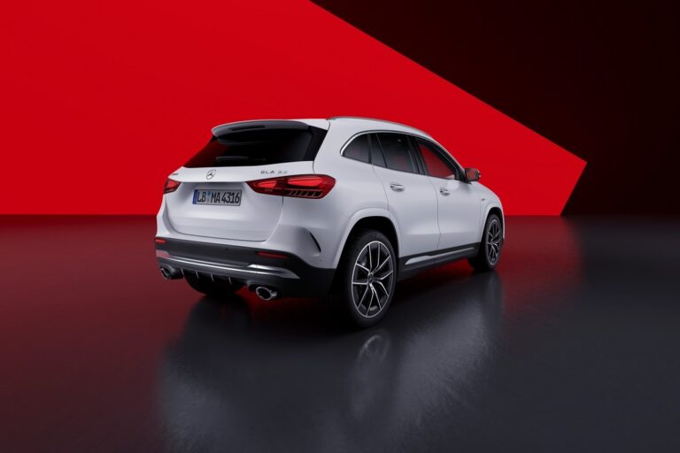 Mercedes-Benz GLA 2023: immagini ufficiali