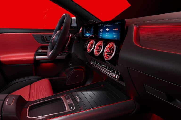 Mercedes-Benz GLA 2023: immagini ufficiali