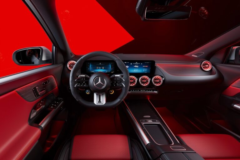 Mercedes-Benz GLA 2023: immagini ufficiali