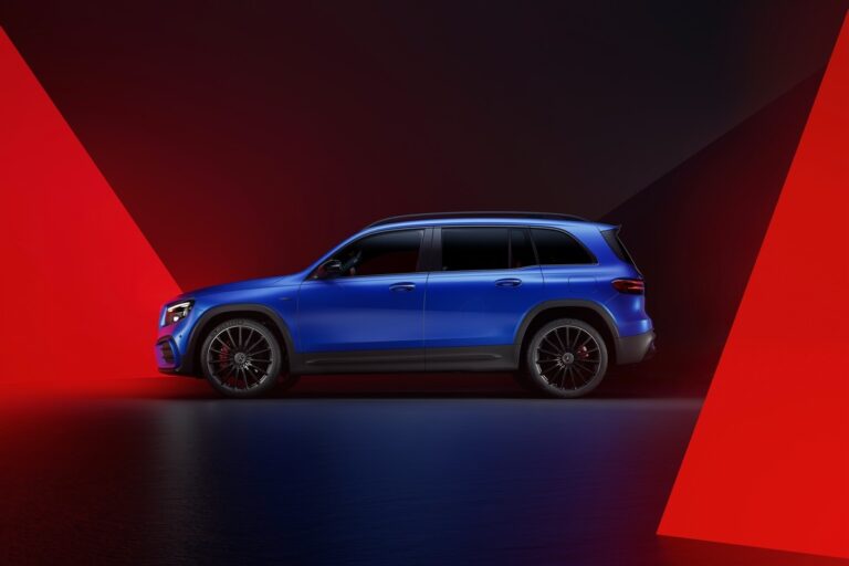 Mercedes-Benz GLB 2023: immagini ufficiali