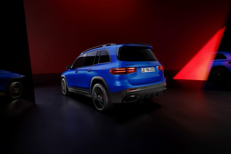 Mercedes-Benz GLB 2023: immagini ufficiali