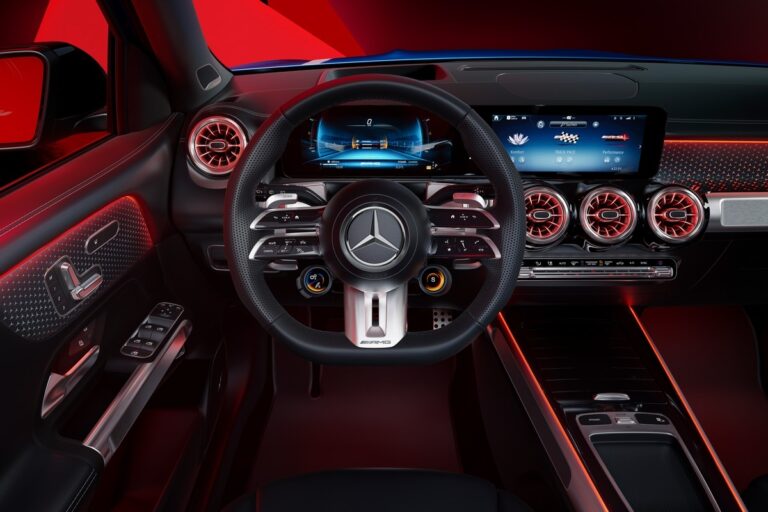 Mercedes-Benz GLB 2023: immagini ufficiali