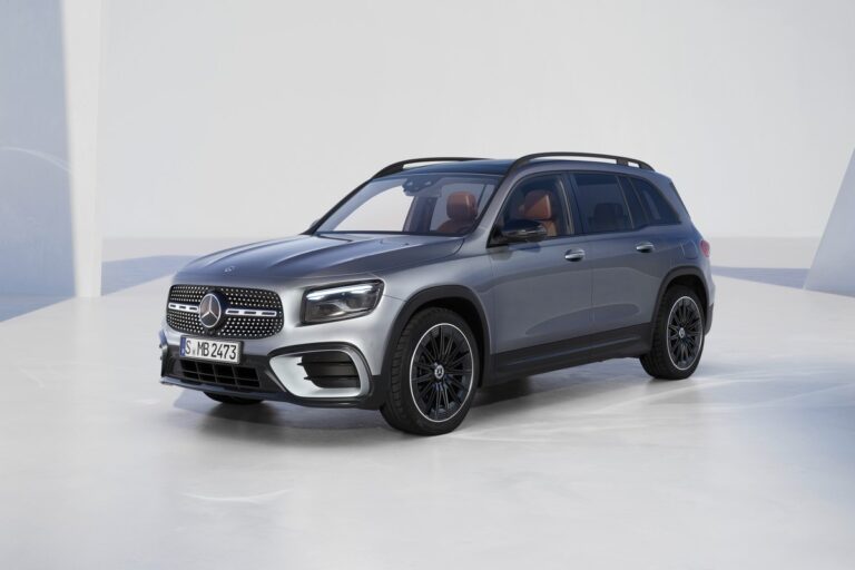 Mercedes-Benz GLB 2023: immagini ufficiali