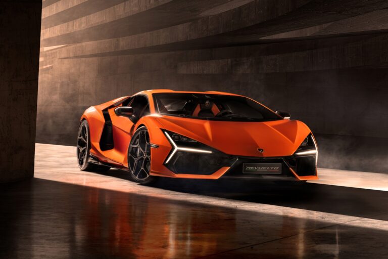 Lamborghini Revuelto: le foto ufficiali