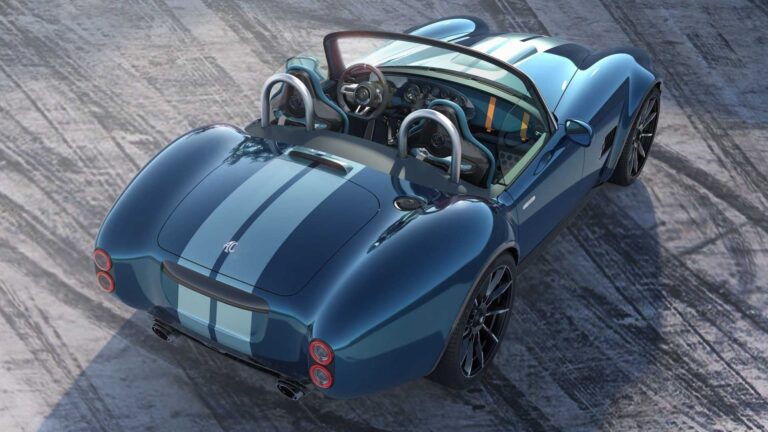 AC Cobra GT Roadster: le immagini