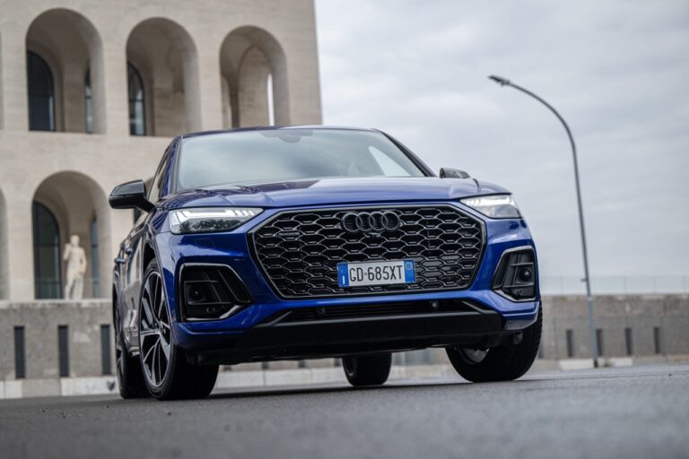 Audi Q3 Identity Black