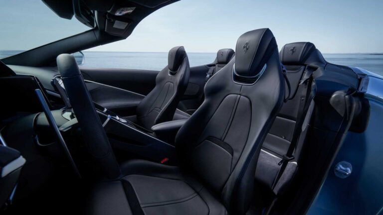 Ferrari Roma Spider: le foto ufficiali