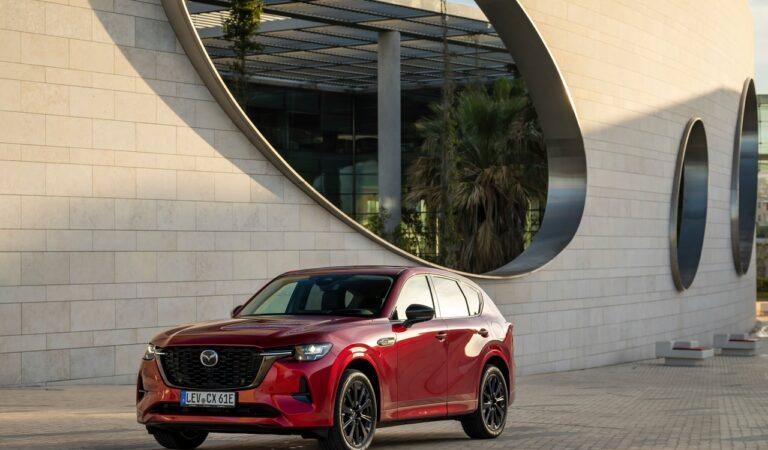 Mazda CX-60 e-Skyactiv D: immagini ufficiali