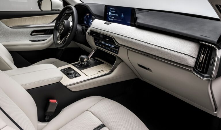 Mazda CX-60 e-Skyactiv D: immagini ufficiali