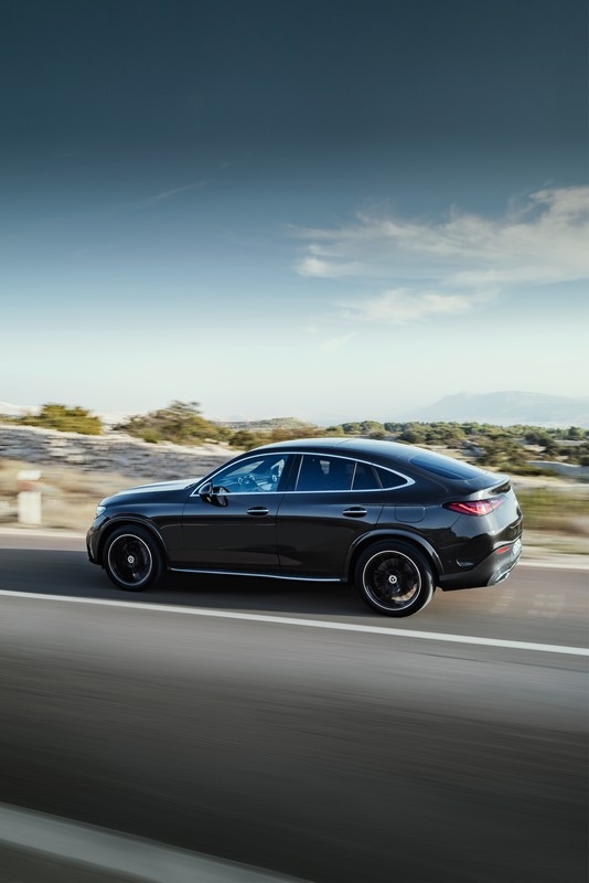Mercedes GLC Coupé 2023: immagini ufficiali