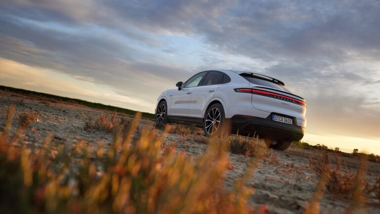 Porsche Cayenne restyling 2023: immagini ufficiali